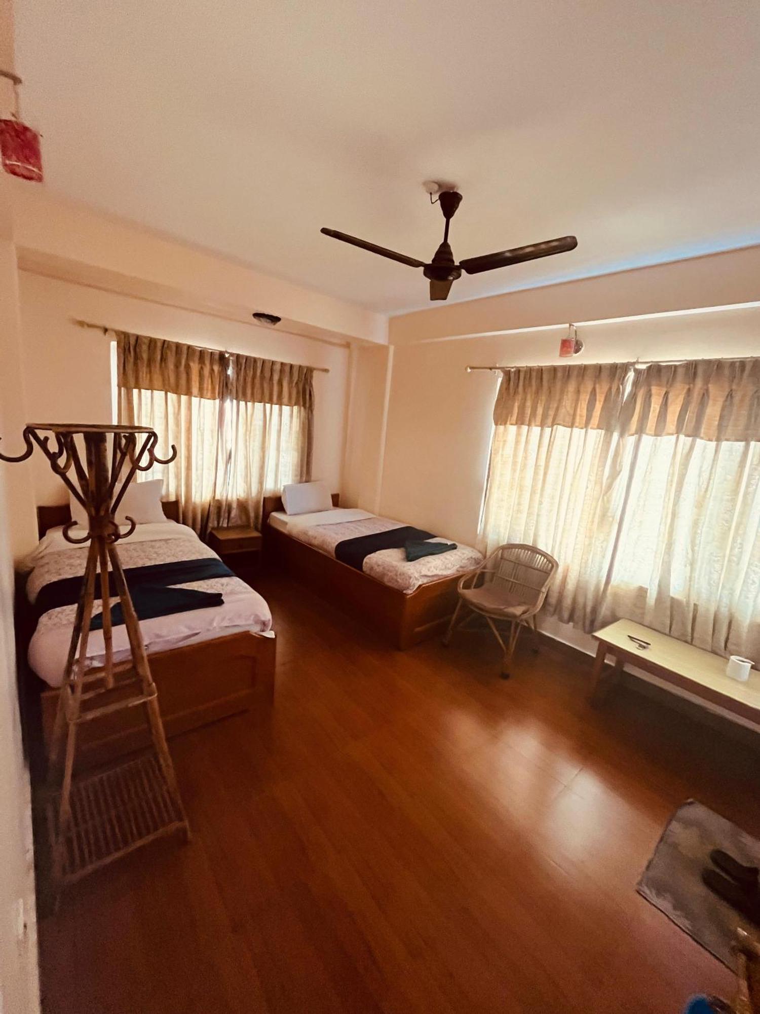 Hotel Global Inn Pokhara Exterior photo