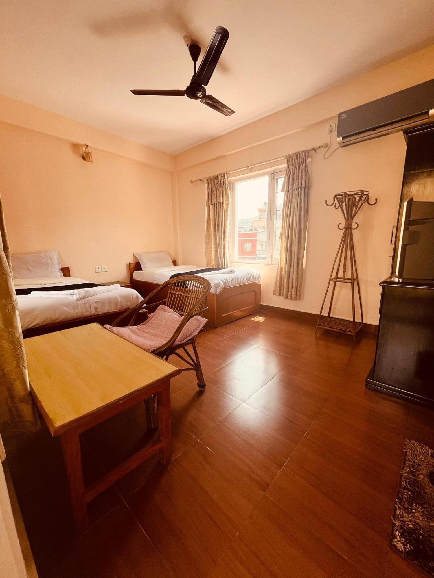Hotel Global Inn Pokhara Exterior photo